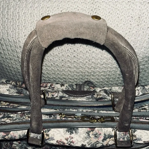 Vintage French Luggage Carry on suitcase tapestry - Picture 4 of 11